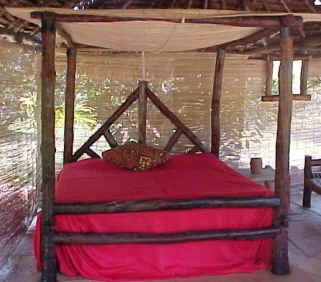 Click here to see more about this typical African bed from our Funzi production line. 
